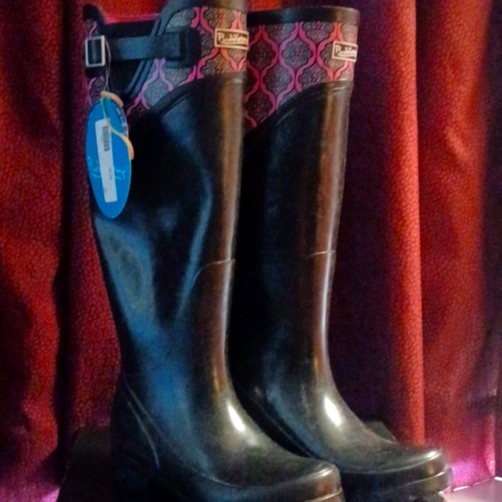 Rain Boots black Purple white designs size 5 Pinddletons